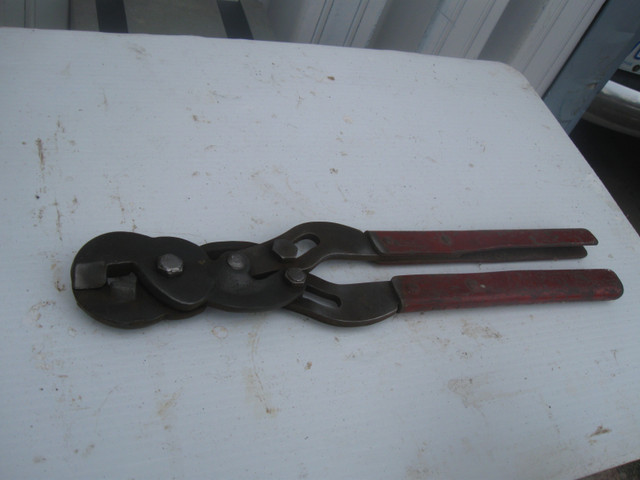 Weed Sturdy Large Pliers for Car & Truck Chain Repair in Hand Tools in Cornwall - Image 2