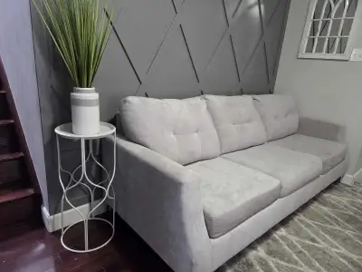 Modern velvet couch. Excellent condition. In Stouffville., View more