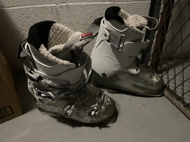 Women’s Ski Boots in Ski in Ottawa - Image 3