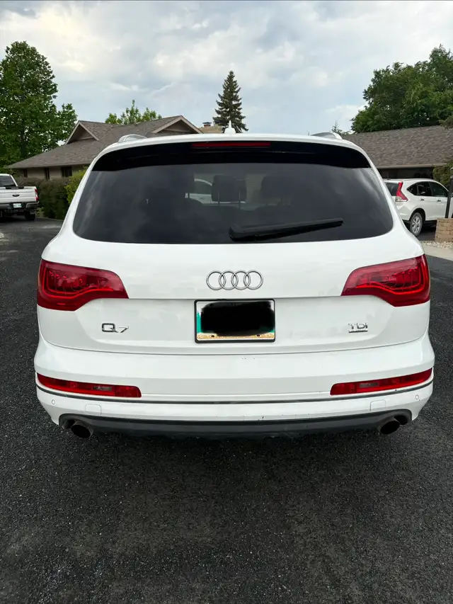 2011 Audi Q7530297076309053444