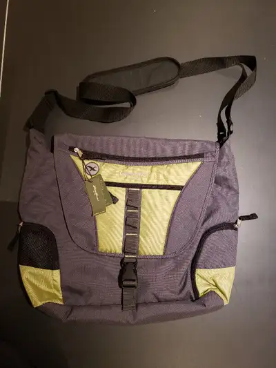 Brand-new Eddie Bauer Messenger Bag - good for lap top