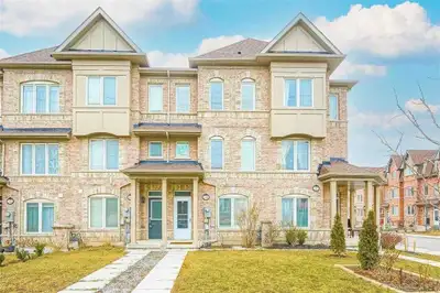 All-Inclusive Ground-Floor Bedrooms in Scarborough Townhouse Available starting May 1st. These priva...