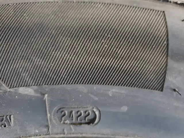 4 pneus hiver 215/65R16 hercules Avalanche in Tires & Rims in Longueuil / South Shore - Image 3