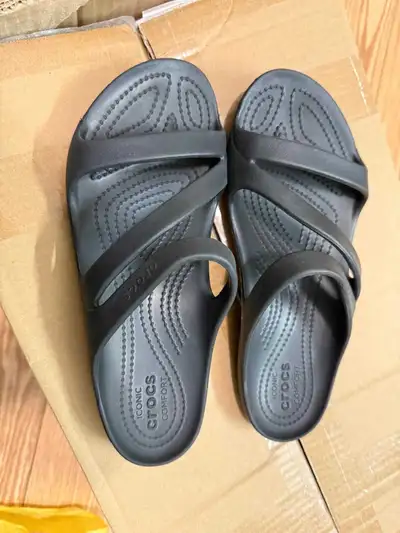 NEW Women's Black Crocs Kadee II Sandals, Size 8, View more