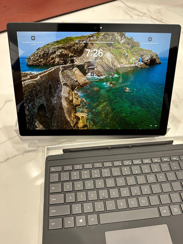 Microsoft Surface Pro 6 i7+Type Cover + Stylus+Docking Station in iPads & Tablets in Markham / York Region
