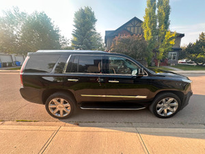 2017 Cadillac Escalade Luxury Package