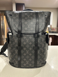  Louis Vuitton bag 