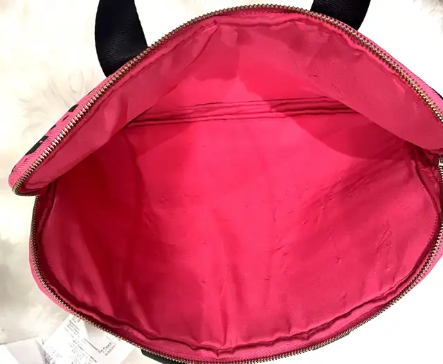 Victoria's Secret Padded  Laptop Case / Carrying Case in Laptop Accessories in Oakville / Halton Region - Image 4