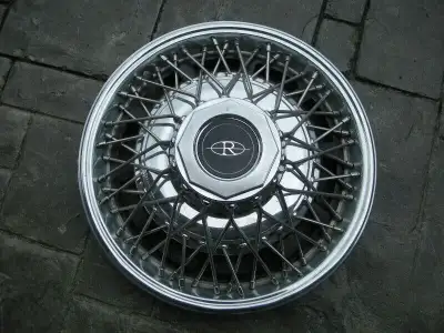 Buick OEM Riviera spoke hubcaps 15"