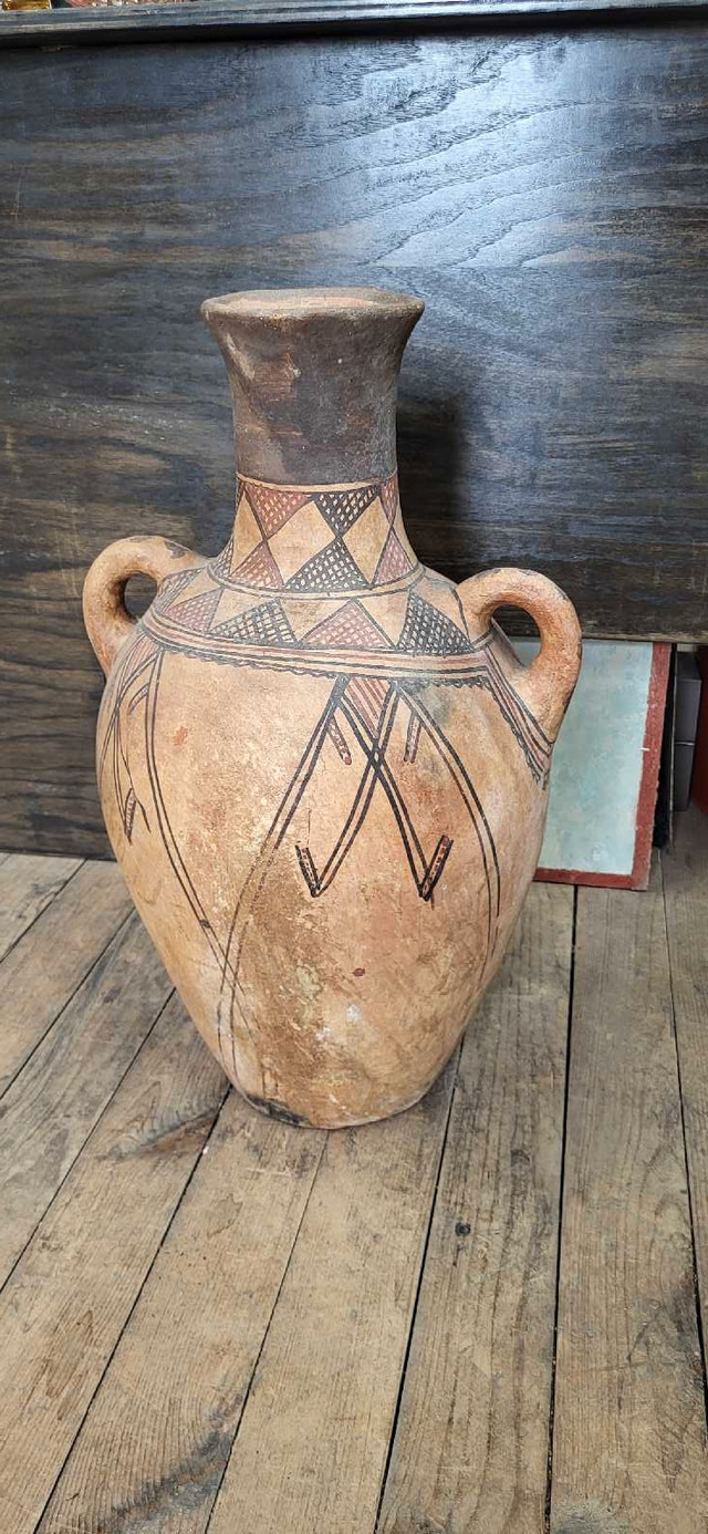Primitive Vase - Pottery dans Décoration intérieure et accessoires  à Trenton - Image 4