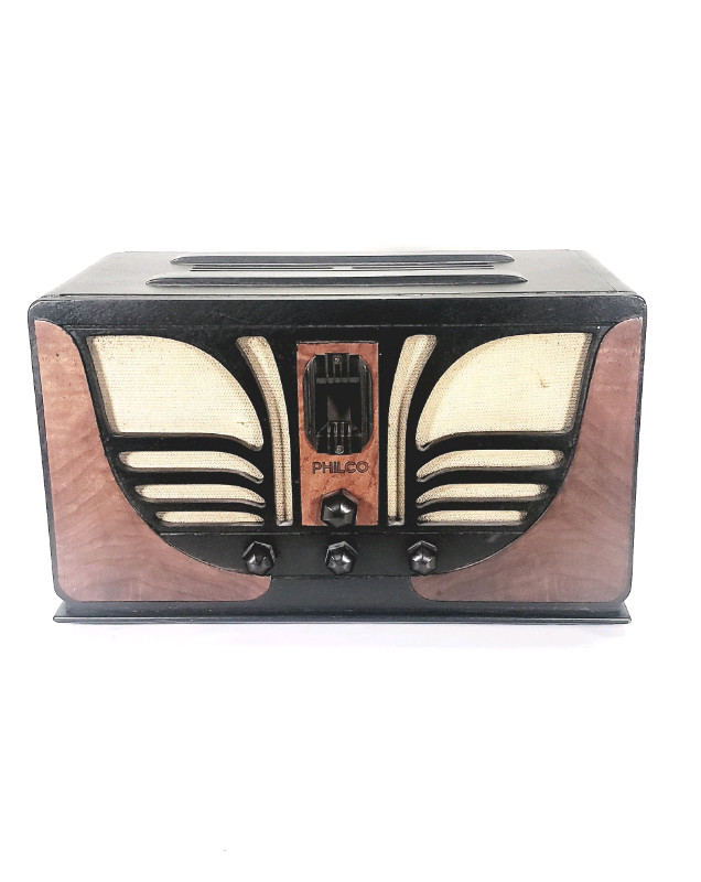 Philco Butterfly Radio in Stereo Systems & Home Theatre in Mississauga / Peel Region - Image 2