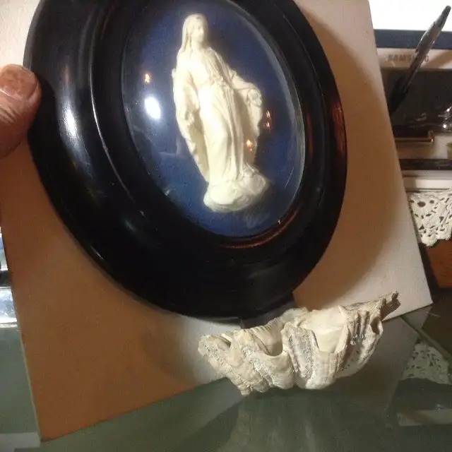 Antique Wood Meerschaum Holy Water Font in Arts & Collectibles in Vancouver - Image 3