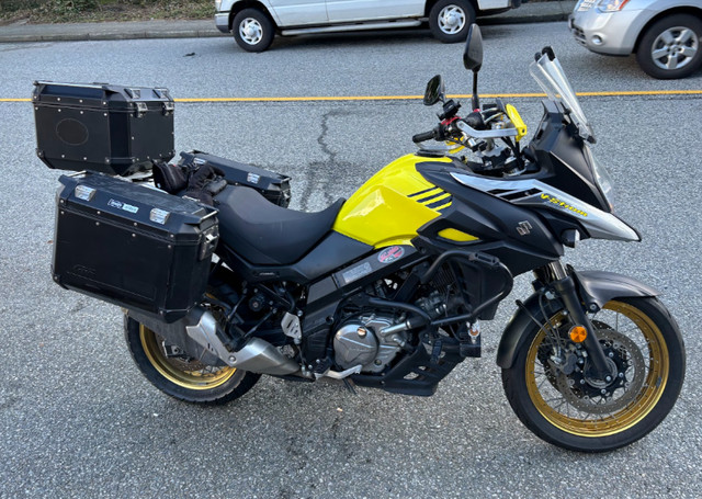 2017 Suzuki V-Strom 650 SE ABS in Sport Touring in Burnaby/New Westminster