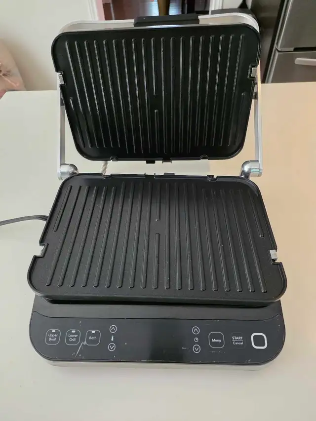 Frigidaire digital indoor grill and panini maker  in General Electronics in Oakville / Halton Region - Image 3