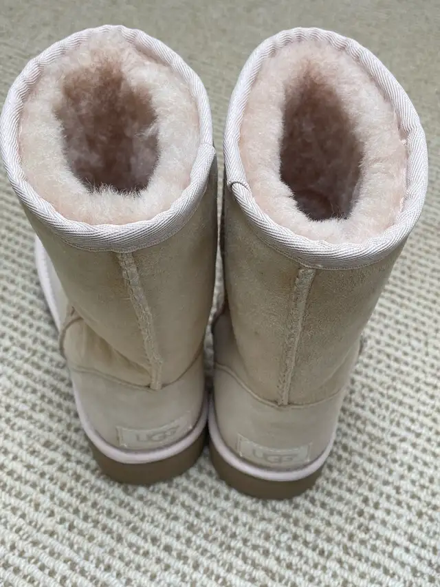 Ugg classic short boots studs as new rare in Women's - Shoes in City of Toronto - Image 4