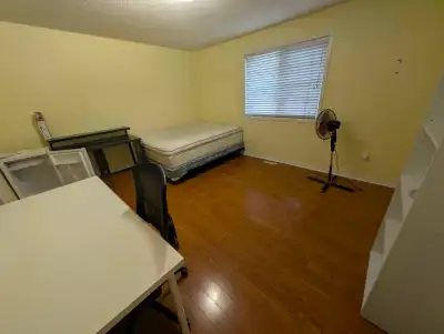 Master Bedroom for Rent – $800/Month – Available immediately