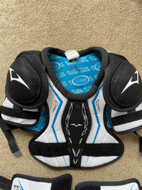 Vic youth chest protector and elbow pads