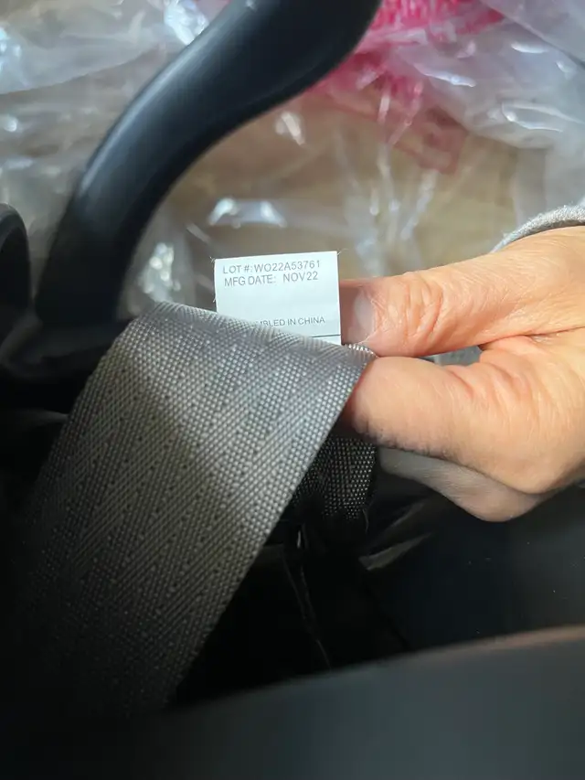 Chicco Keyfit Cleartex 30 Infant Car Seat and Base in Strollers, Carriers & Car Seats in Ottawa - Image 6