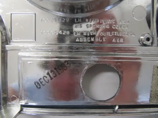 Pontiac Grand Prix Instrument Cluster Surround Bezel 1981 - 1987 in Arts & Collectibles in Mississauga / Peel Region - Image 5