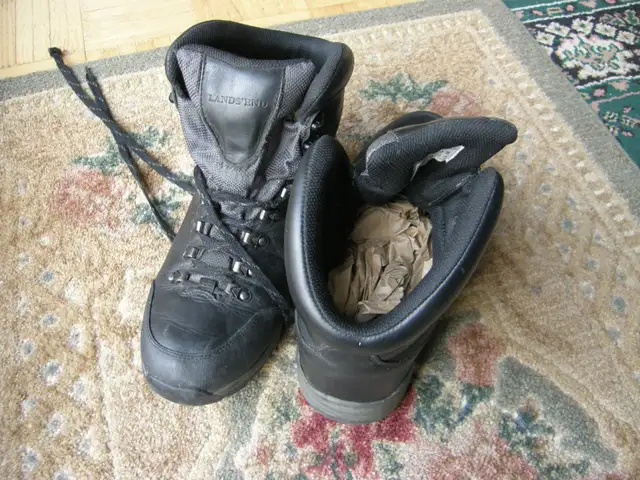 Men's winter boots Uggs, Land's End in Men's Shoes in Markham / York Region - Image 10