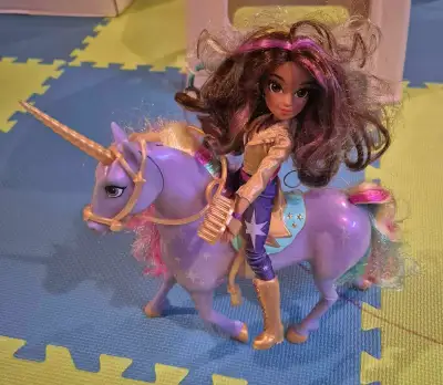 Like new condition. Unicorn is interactive.