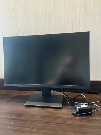 Selling a Koorui 24" monitor that delivers crisp visuals and reliable performance for everyday use....