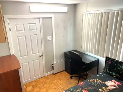 Chambre mueblee a louer / Furnished room for rent (female)