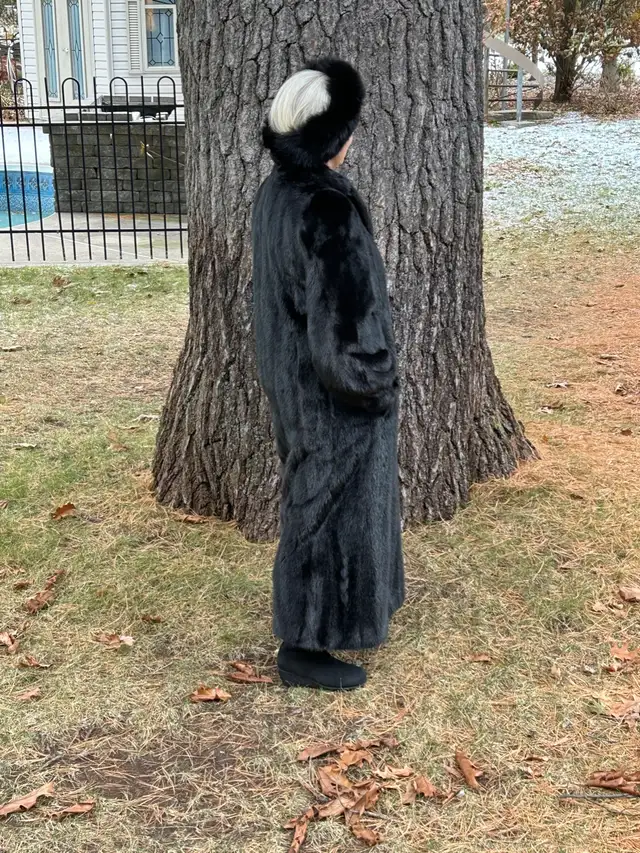 VISON NOIR LONG - MANTEAU in Women's - Tops & Outerwear in Laval / North Shore - Image 4