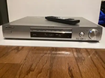 Specifications Tuning range: FM, MW Power output: 42 watts per channel into 6Ω (stereo) Surround out...