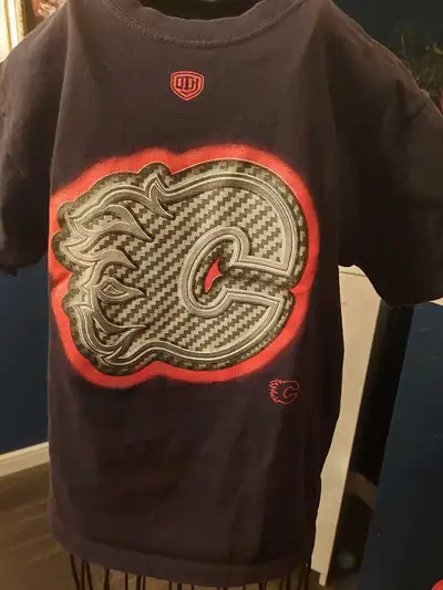 Calgary Flames youth t shirt medium , View more