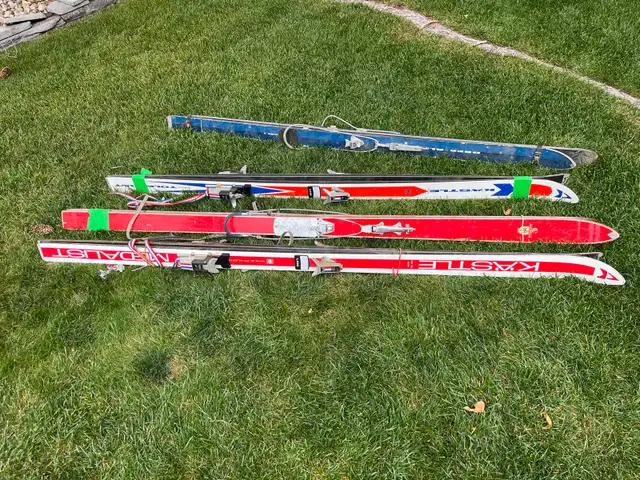 Kastle Vintage Ski Equipment Lot