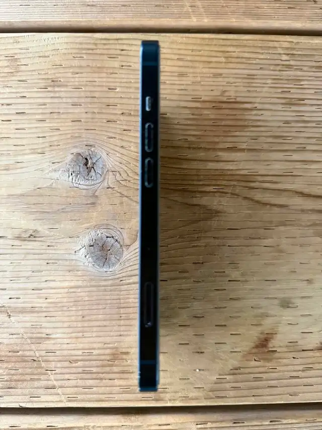 iPhone 13 in Other in Markham / York Region - Image 4