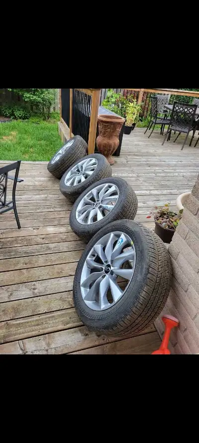 OEM QX50 Runflat Tires for sale. O.E.M. wheels tpms sensors . 235/55/19 tires. 5x114.3 bolt pattern....