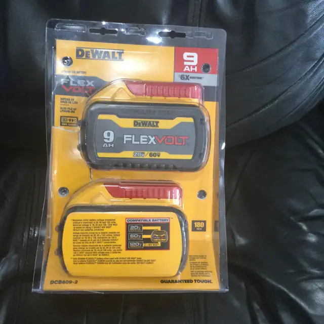 dewalt battery in Power Tools in Hamilton - Image 4