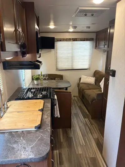 Ready to make some great camping memories? Our 2017 Jayco Jay Flight 212QBW is for sale and is in ex...