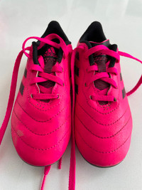 kids soccer shoes