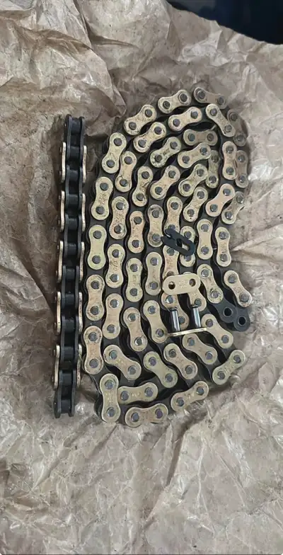 It’s a 520 gold chain Chain does not fit my dirtbike, it is to small Chain is 114 links comes with e...