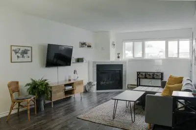 Fully Furnished 3 Bedroom Apartment For Rent in Masonville