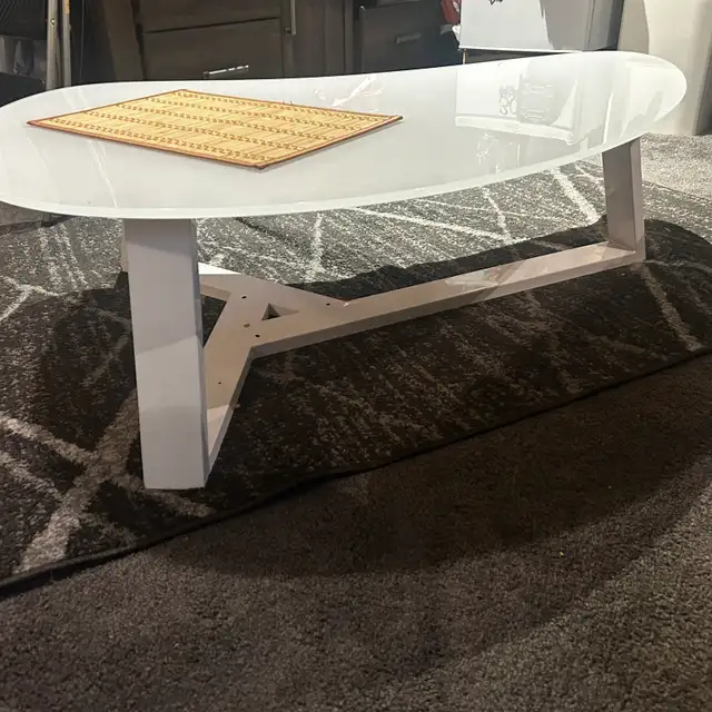 Coffee Table426574261246371844