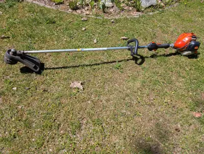 Great condition newish echo week eater / whipper. Model SRM-222
