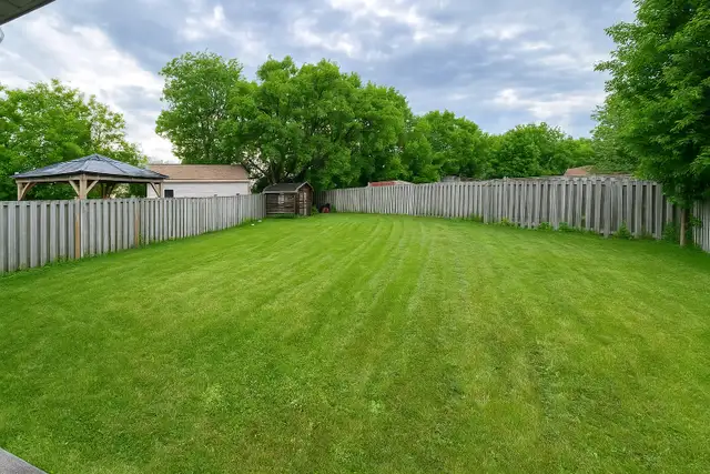 Newly Reno'd 3BR North York Bungalow—Near TTC & Rogers Stadium! in Ontario in Canada - Image 11