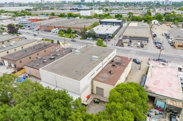 20,000 Square Foot Warehouse for Lease in Commercial & Office Space for Rent in City of Toronto - Image 5