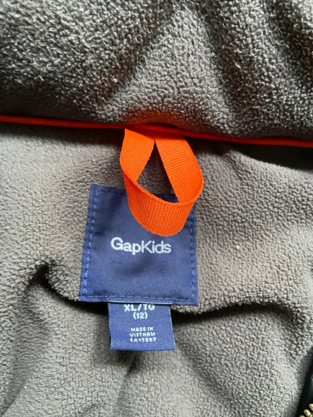 Gap Kids Boy Winter Jacket (age 12) in Kids & Youth in Markham / York Region - Image 3