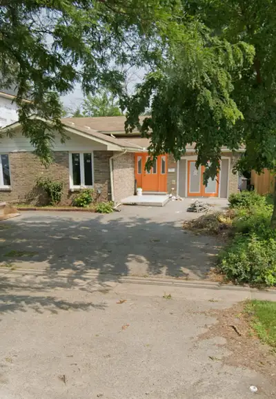 For rent in Niagara Falls are 2 and 3 Bed 1 Bath APTS in an house. All APTS Comes with Kitchen, laun...