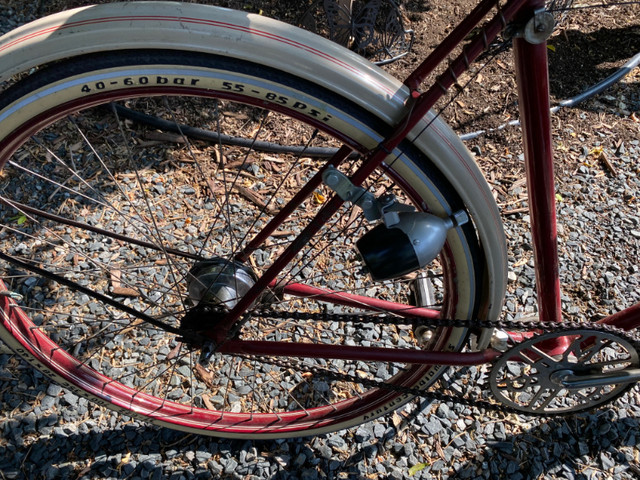 1952 CCM Camelback vintage Canadian Bicycle 3 speed in Cruiser, Commuter & Hybrid in Winnipeg - Image 4