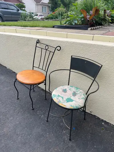 Chaises en fer forgé,autres pliantes en bois propres, View more