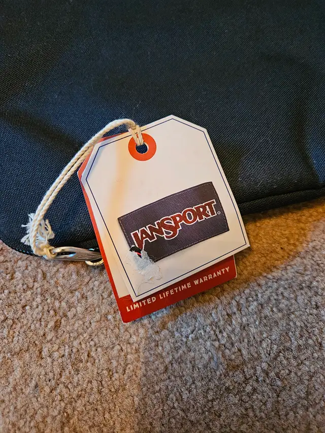 Jansport Laptop Case in Laptops in Oakville / Halton Region - Image 4