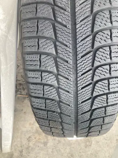 I am selling set of 4 Michelin X-Ice winter tires, size 195/55/R16, mounted on a steel rims. Lightly...