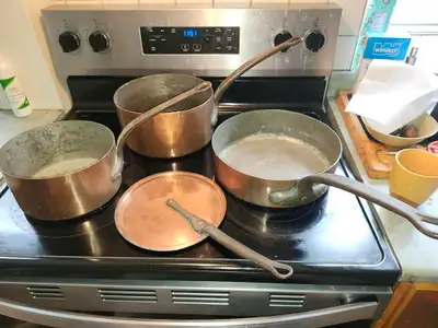 Lot of large heavy antique solid COPPER Pots (6.9 Kg / 15.5 Lbs, View more