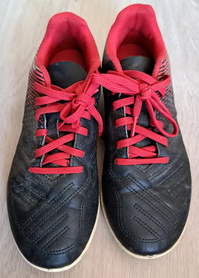 Soccer cleats size 3.5